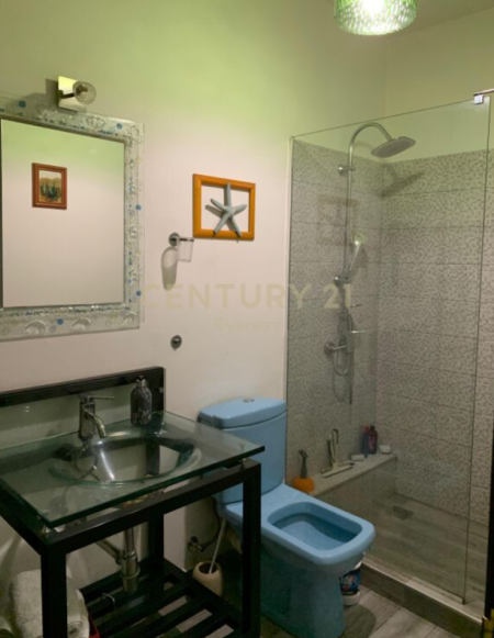 Tirane, jepet me qera apartament 1+1 Kati 2, 71 m² 500 € (spitali gjerman)