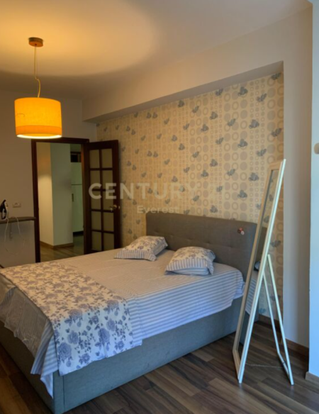 Tirane, jepet me qera apartament 1+1 Kati 2, 71 m² 500 € (spitali gjerman)