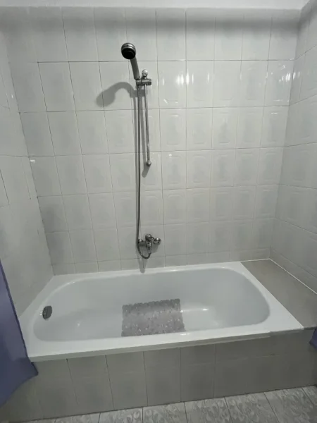 Tirane, jepet me qera Vile 2+1 Kati 1, 110 m² 500 € (Allias)