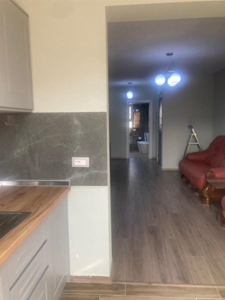 Tirane, jepet me qera apartament 1+1 Kati 4, 60 m² 500 € (Stadiumi Dinamo)