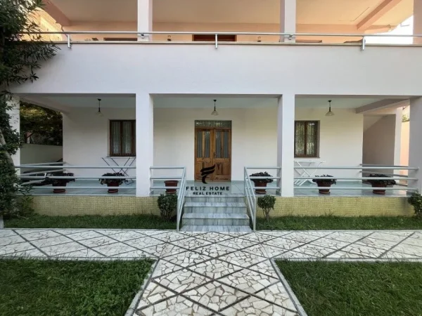 Tirane, jepet me qera apartament 2+1+Ballkon Kati 1, 110 m² 500 € (SPITALI AMERIKAN 2)