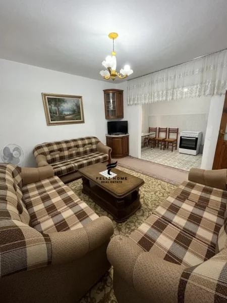 Tirane, jepet me qera apartament 2+1+Ballkon Kati 1, 110 m² 500 € (SPITALI AMERIKAN 2)