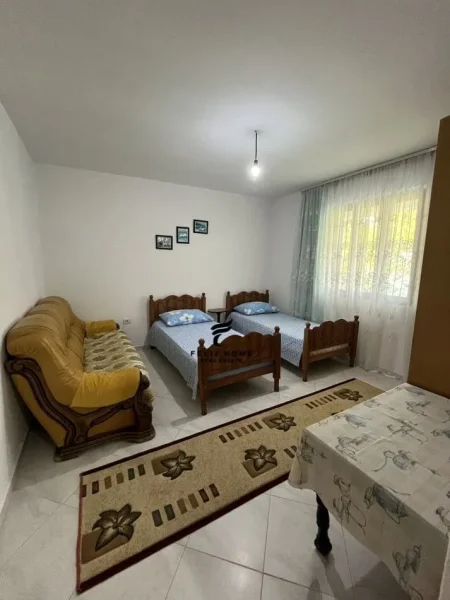 Tirane, jepet me qera apartament 2+1+Ballkon Kati 1, 110 m² 500 € (SPITALI AMERIKAN 2)