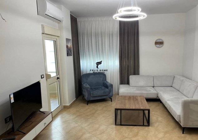 Tirane, jepet me qera apartament 2+1 Kati 4, 118 m² 550 € (RRUGA 5 MAJI)