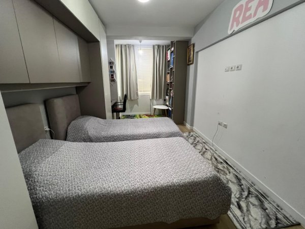 Tirane, shes apartament 2+1+Aneks+Ballkon , 103 m² 140.000 € (Yzberish)