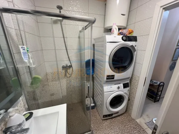 Tirane, jepet me qera 2+1+Ballkon Kati 1, 100 m² 650 € (Rruga e dibres)