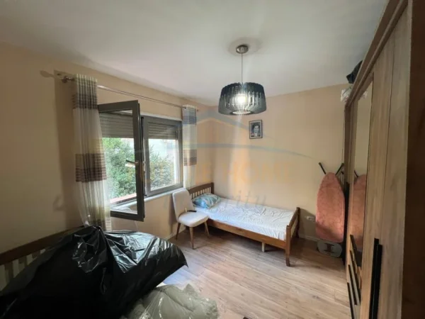 Tirane, jepet me qera 2+1+Ballkon Kati 1, 100 m² 650 € (Rruga e dibres)