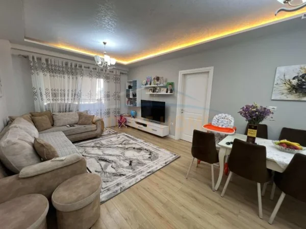 Tirane, shitet apartament 2+1 Kati 6, 102 m² 140.000 € (Yzberisht, perballe KMY)