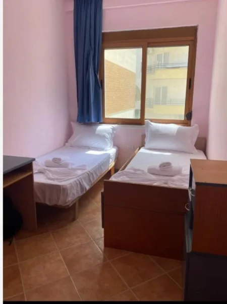 Durres, jepet me qera apartament 2+1+Ballkon Kati 4, 90 m² 550 € (Golem, Kompleksi Fafa)