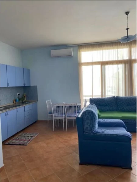 Durres, jepet me qera apartament 2+1+Ballkon Kati 4, 90 m² 550 € (Golem, Kompleksi Fafa)