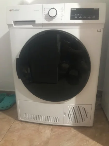 Tirane, lavatrice Tharese Rrobash 'Elektra'