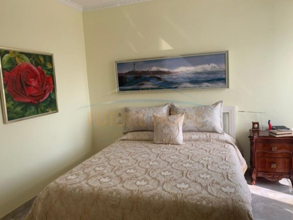 Tirane, jepet me qera apartament 2+1+Ballkon Kati 6, 73 m² 600 € (Parku I Autobuzave)