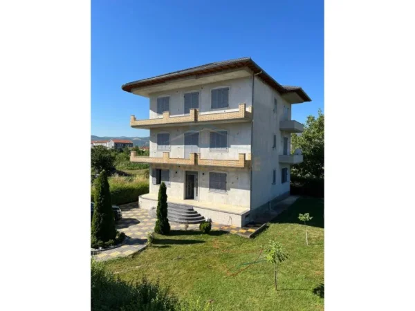 Pogradec, shitet Vile 3 Katshe , 384 m² 199.000 € (Bucimas)