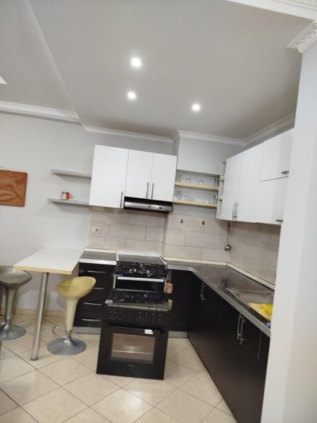 Tirane, Apartament 1+1  me qira Kati 1, 77 m² 35 000 ALL  (Fresk)