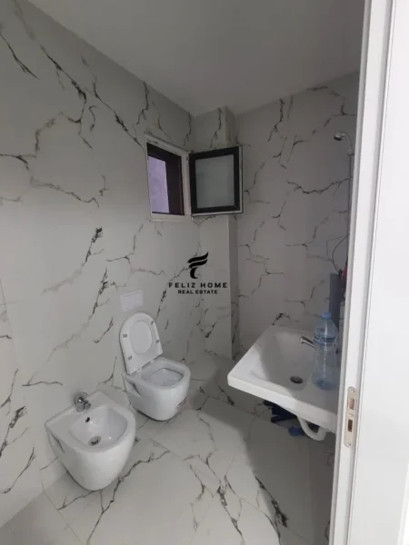 Tirane, jepet me qera zyre Kati 2, 102 m² 600 € (DON BOSKO)