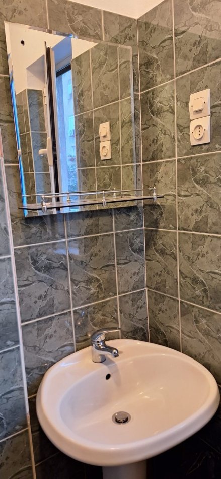 Tirane, jepet me qera garsonier Kati 3, 40 m² 300 € (Stadiumi Dinamo)