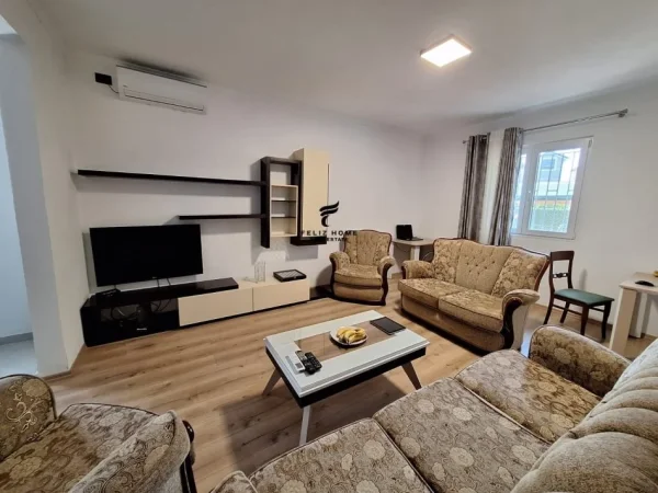 Tirane, jepet me qera apartament 2+1 Kati 1, 112 m² 800 € (LAPRAKE)