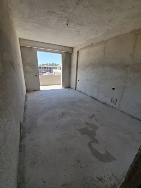Tirane, shitet apartament 1+1+Ballkon Kati 9, 79 m² 87.800 € (Bulevardi Kashar)