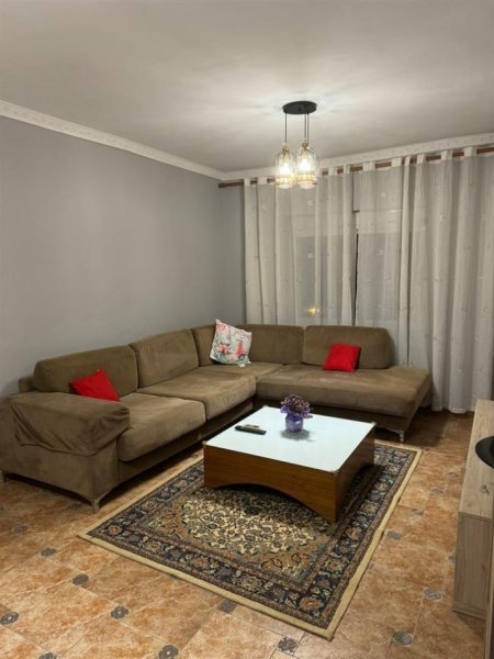 Tirane, jepet me qera apartament 2+1+Ballkon Kati 4, 75 m² 500 € (PRANE DELIJORGJIT)