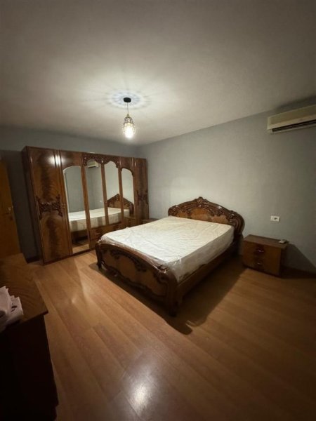 Tirane, jepet me qera apartament 2+1+Ballkon Kati 4, 75 m² 500 € (PRANE DELIJORGJIT)