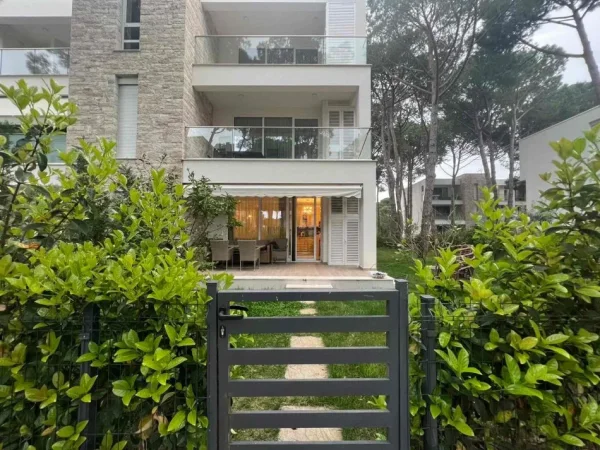 Durres, shitet apartament 2+1 , 450 m² 340.000 € (San Pietro , Gjiri i Lalezi)