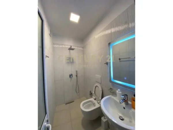 Tirane, shes hotel , 689 m² 1.250.000 € (Laprakë)