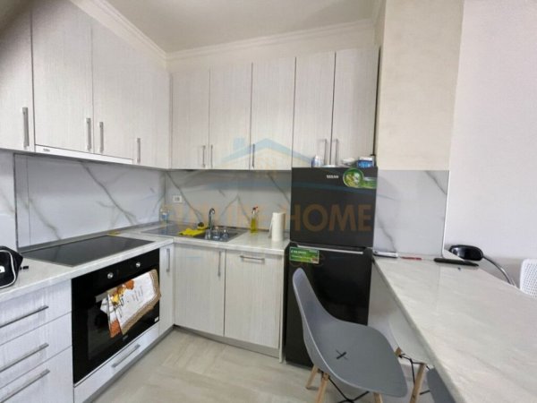 Durres, shitet apartament 1+1 Kati 4, 156 m² 120.000 € (Qerret , Durres)