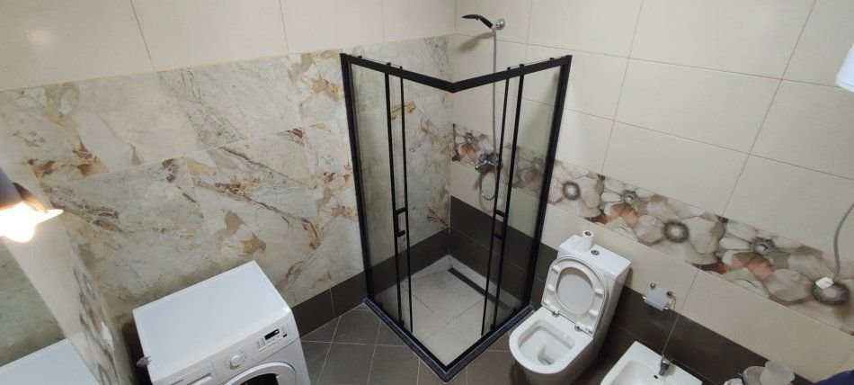 Tirane, jepet me qera apartament 1+1+Ballkon Kati 6, 80 m² 600 € (DON BOSKO)