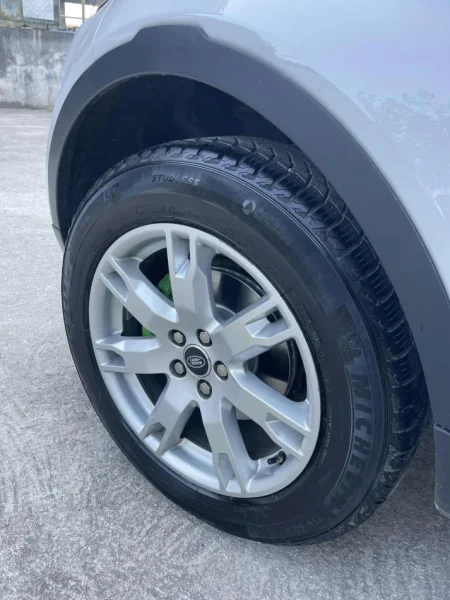 Tirane, shes SUV | Fuoristrad | Xhip RANGE ROVER EVOQUE Benzin, e bardhë automatik Klima 176.000 km 11.900 €