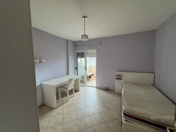 Tirane, jepet me qera apartament 2+1 Kati 7, 99 m² 550 € (Brryli)