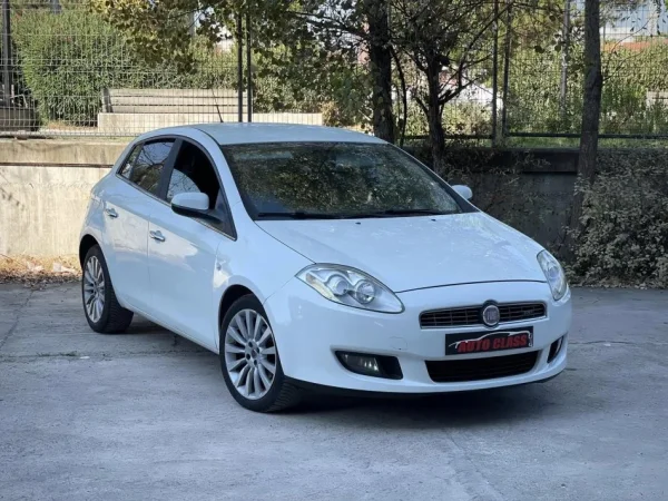 Tirane, shes makine FIAT BRAVO Benzin, e bardhë Klima 130.999 km 4.200 €