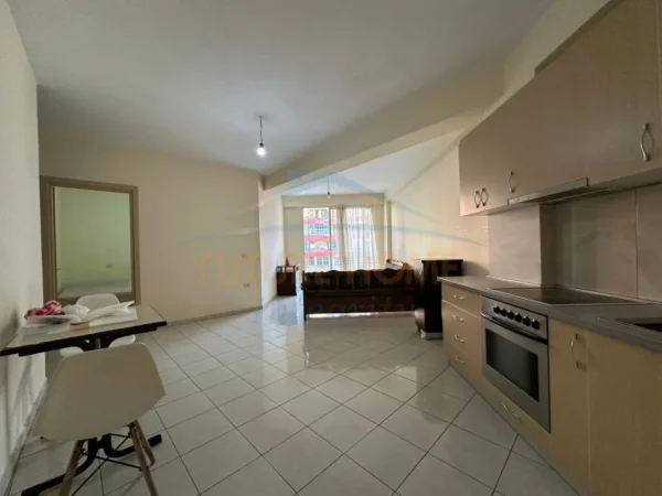 Tirane, shitet apartament 1+1+Aneks+Ballkon , 75 m² 72.000 € (unaza e re)