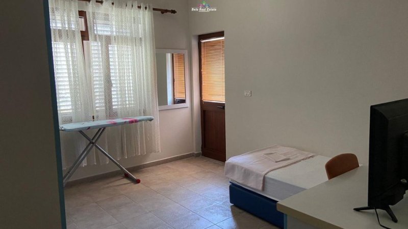 Tirane, jepet me qera Vile 2+1 Kati 2, 120 m² 500 € (oxhaku)