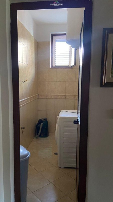 Tirane, jepet me qera Vile 2+1 Kati 2, 120 m² 500 € (oxhaku)