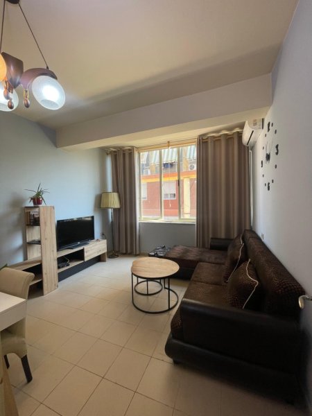 Tirane, jepet me qera apartament 1+1+Aneks+Ballkon Kati 2, 70 m² 550 € (Bulevardi Zogu I)
