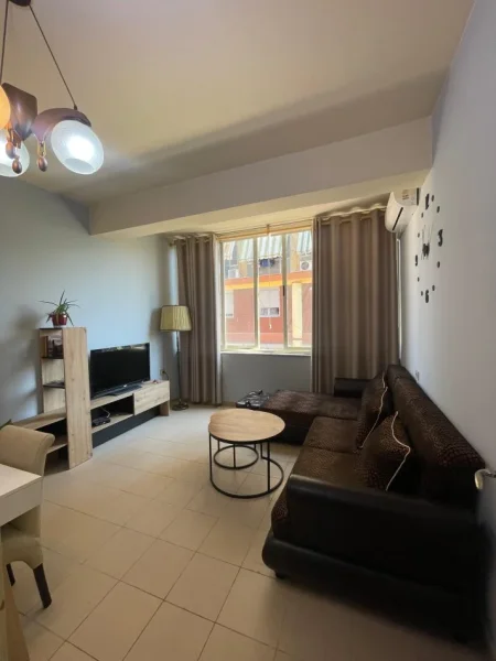 Tirane, jepet me qera apartament 1+1+Aneks+Ballkon Kati 2, 70 m² 550 € (Bulevardi Zogu I)