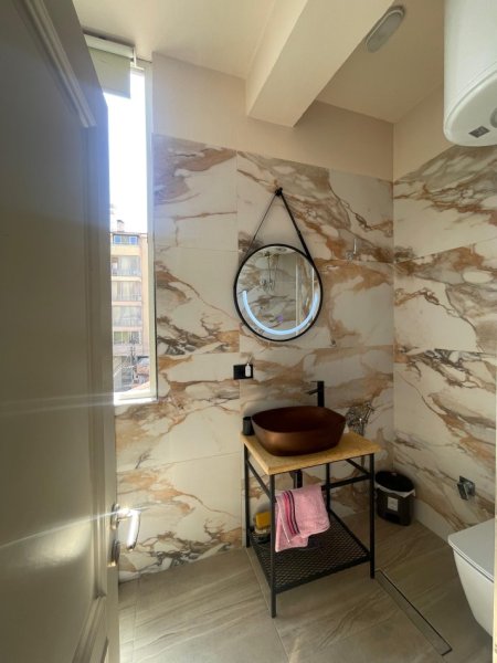 Tirane, jepet me qera apartament 1+1+Aneks+Ballkon Kati 2, 70 m² 550 € (Bulevardi Zogu I)