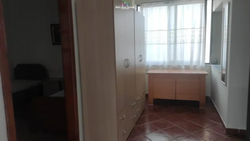 Tirane, jepet me qera Vile 2+1 Kati 2, 90 m² 450 € (Rrugen e Elbasanit)