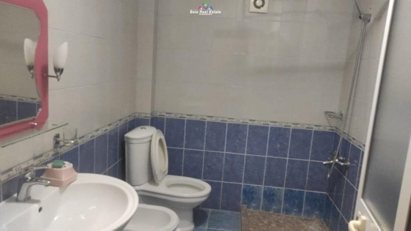 Tirane, jepet me qera Vile 2+1 Kati 2, 90 m² 450 € (Rrugen e Elbasanit)