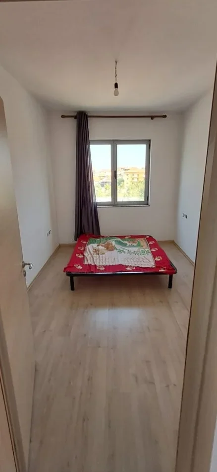 Tirane, jepet me qera apartament 2+1 Kati 4, 350 € (ali dem)