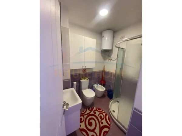 Tirane, jepet me qera apartament 2+1 Kati 6, 98 m² 600 € (ALI DEM)