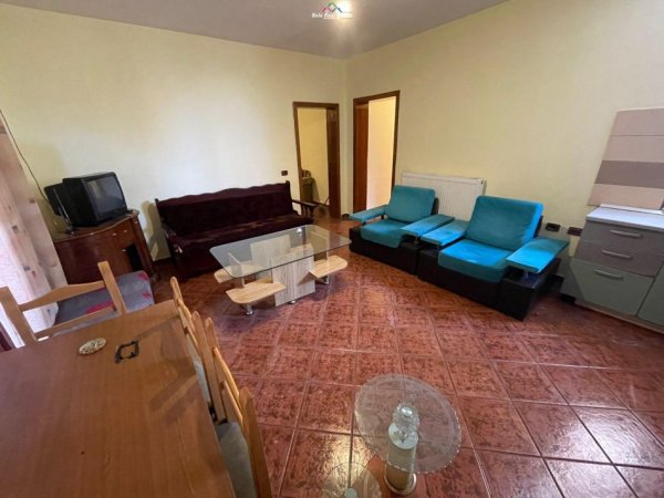 Tirane, jepet me qera Vile 2+1 Kati 2, 110 m² 400 € (5 maji)