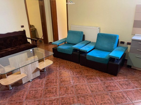 Tirane, jepet me qera Vile 2+1 Kati 2, 110 m² 400 € (5 maji)
