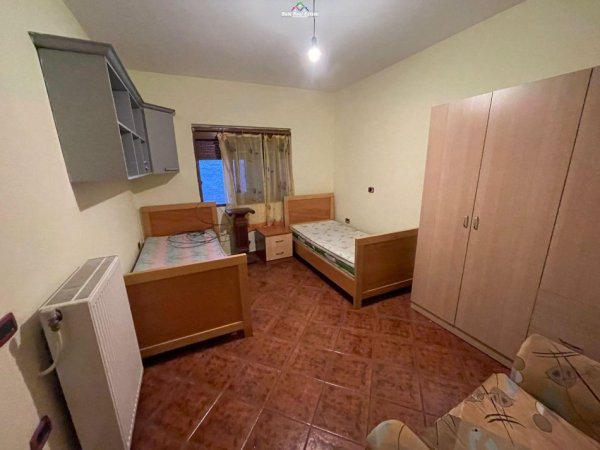 Tirane, jepet me qera Vile 2+1 Kati 2, 110 m² 400 € (5 maji)