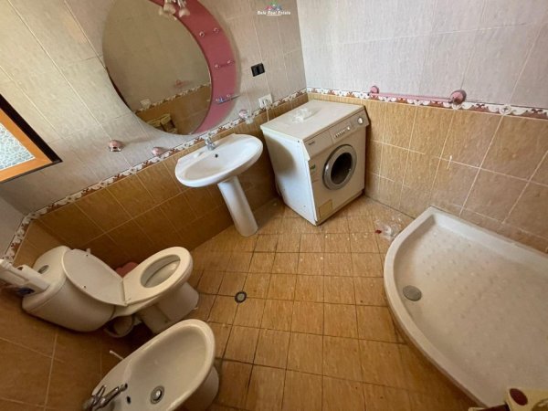 Tirane, jepet me qera Vile 2+1 Kati 2, 110 m² 400 € (5 maji)