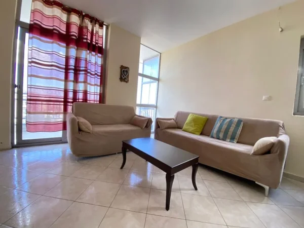 Tirane, jepet me qera apartament 2+1+Ballkon Kati 7, 80 m² 40.000 € (astir)