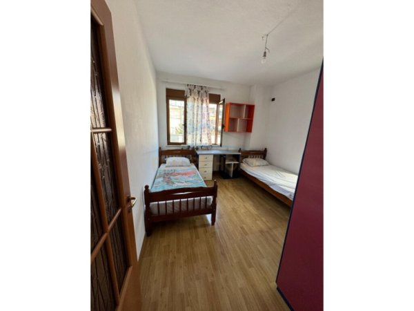 Tirane, jap me qera apartament 2+1+Ballkon Kati 3, 90 m² 500 € (Laprake)