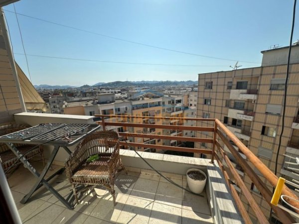 Tirane, jap me qera apartament 2+1 Kati 10, 83 m² 450 € (Rruga Teodor Keko)