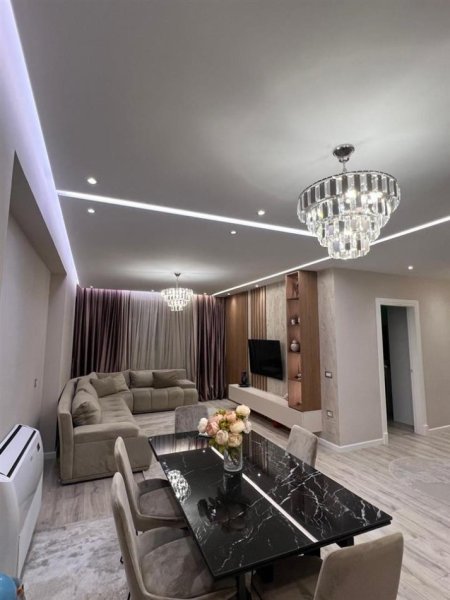 Tirane, jepet me qera apartament 3+1 Kati 3, 133 m² 1.500 € (Rruga Kosovareve)