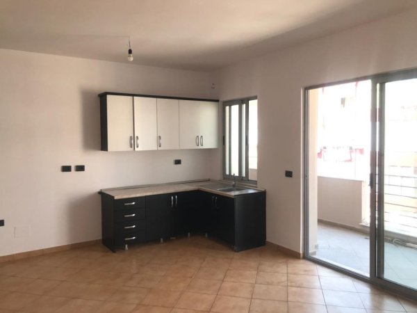 Tirane, shes apartament 2+1+Aneks+Ballkon Kati 7, 145.000 € 